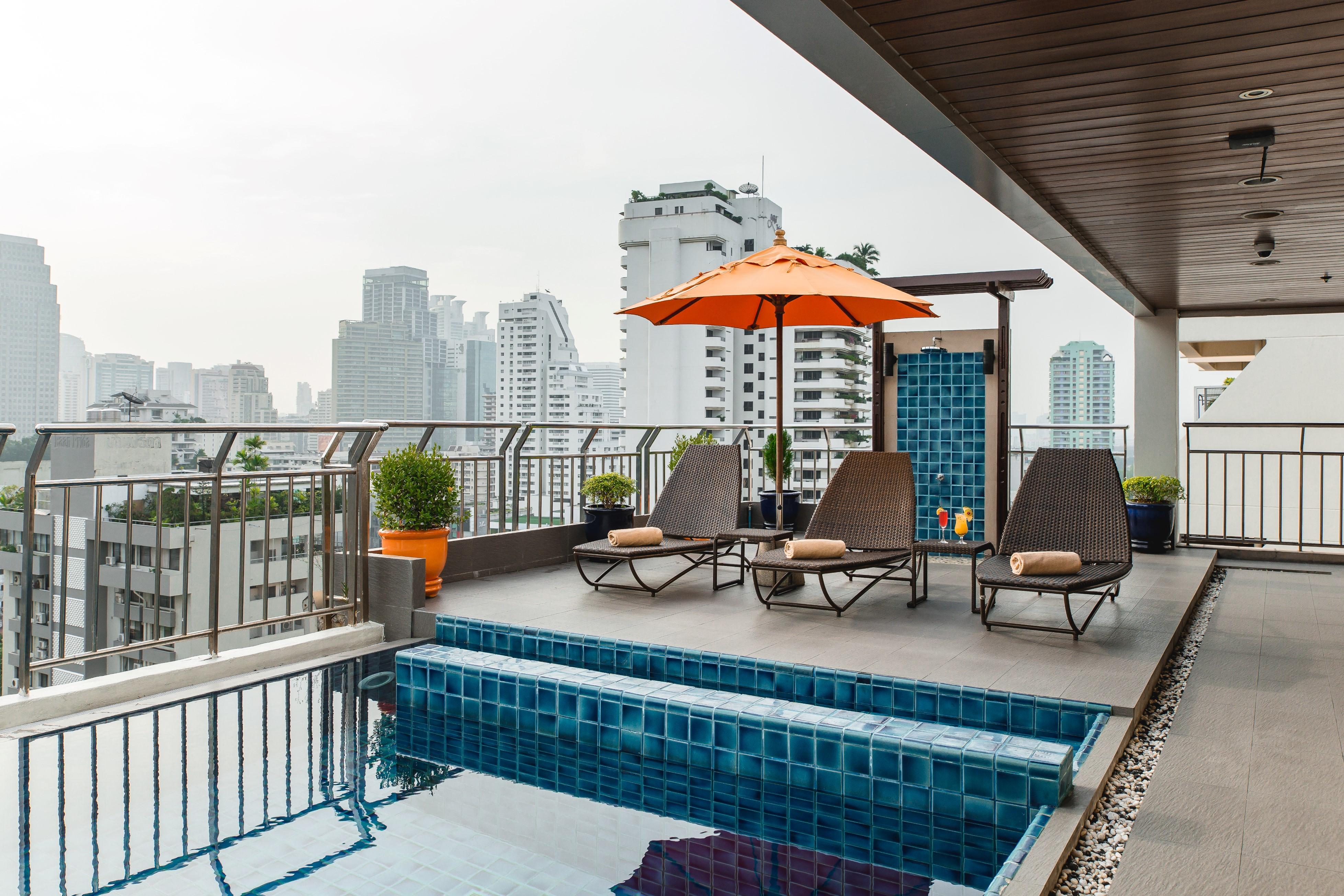 Adelphi Suites Bangkok - SHA Extra Plus Bagian luar foto