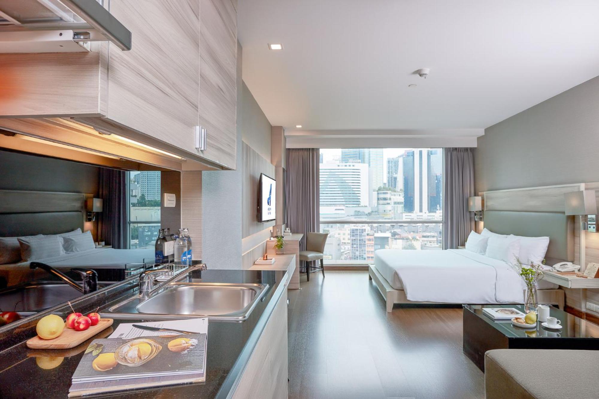 Adelphi Suites Bangkok - SHA Extra Plus Bagian luar foto